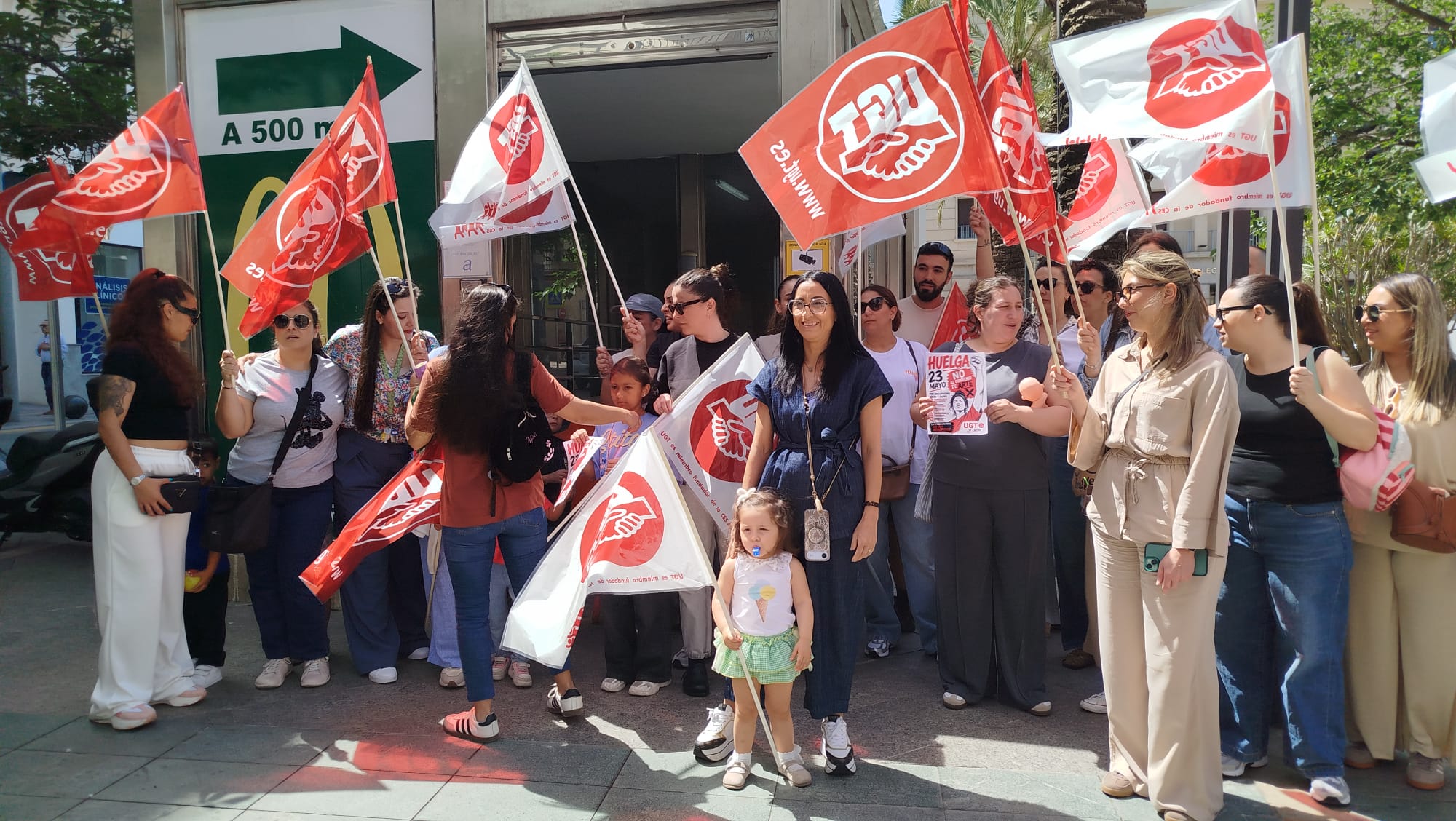 UGT lleva a la calle en Ceuta el rechazo al nuevo convenio del textil y el calzado